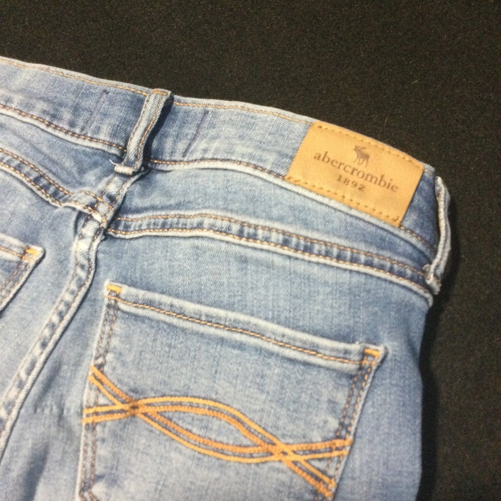 Abercrombie Kids High Rise Super Skinny Jeans Slim 11/12‎ Light Wash Distressed - Picture 7 of 7